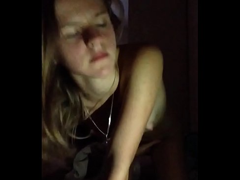❤️ Yon ti fi masturbe ak koms Videyo sèks nan nou ☑
